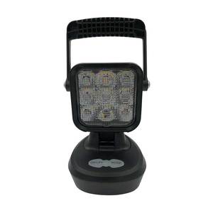 Phare de travail 6 x 3W LEDs avec interrupteur pour Professionnels